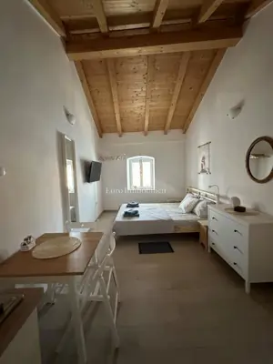 Renoviertes Haus mit 5 Einheiten erste Reihe zum Meer, Mali Lošinj - 20