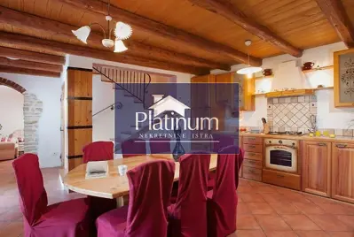 Kuća 180 m², Marčana - rustikalna s vrtom i ljetnom kuhinjom - 3