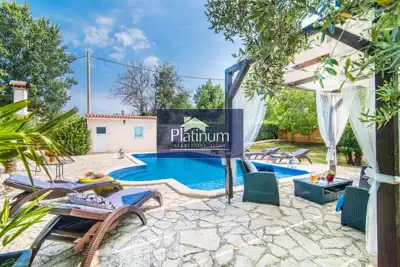 Kuća 180 m², Marčana - rustikalna s vrtom i ljetnom kuhinjom - 21