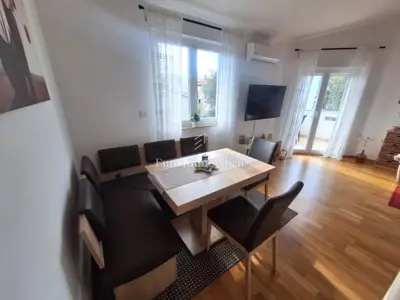 Krk - möblierte Wohnung mit Garten und zwei Parkplätzen - 9