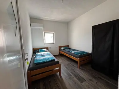 Haus, Kaštelir, Wohn- und Geschäftskomplex mit Hof - 22