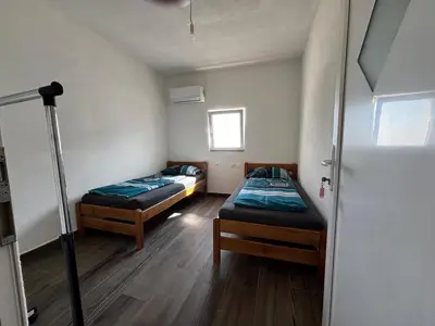 Haus, Kaštelir, Wohn- und Geschäftskomplex mit Hof - 21