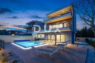 Semi-detached villa 244 m², Banjole - 100 m from the beach and sea view - 2