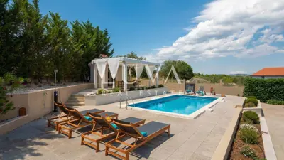 Vodice, Luxusvilla mit Pool, Designer-Einrichtung, zu verkaufen - 9