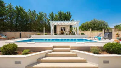 Vodice, Luxusvilla mit Pool, Designer-Einrichtung, zu verkaufen - 2