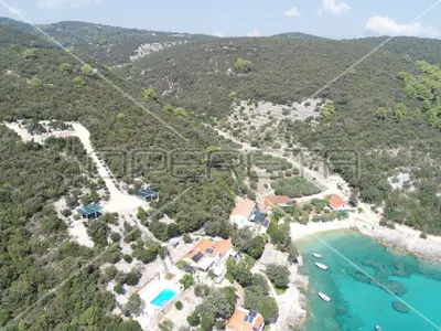Land 8 079 m², Žrnovo - quiet location and sea view - 3
