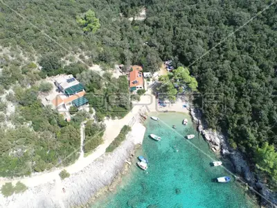 Land 8 079 m², Žrnovo - quiet location and sea view - 2