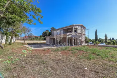 Kuća 185 m², Svetvinčenat - velika okućnica i terasa - 3