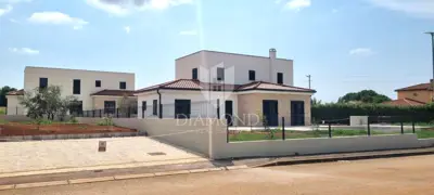 Haus zum Kauf in Poreč, 171 m²