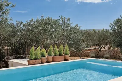 Erdgeschosshaus mit Pool und Olivenhain, Plano - 13
