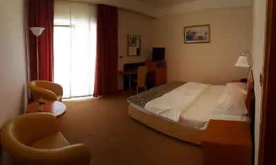 Hotel 5 500 m², Crikvenica, erste Reihe zum Meer und 100 m zum Strand - 15