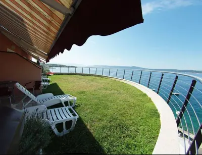 Hotel 5 500 m², Crikvenica, erste Reihe zum Meer und 100 m zum Strand