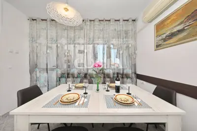 Stan 72 m², Branimirova obala - 2 spavaće sobe - 5