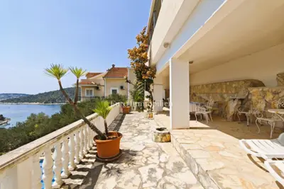 Vila 325 m², Rogoznica - bazen i pogled na more - 16