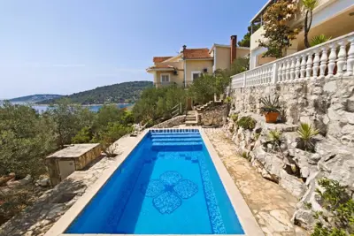 Vila 325 m², Rogoznica - bazen i pogled na more - 12