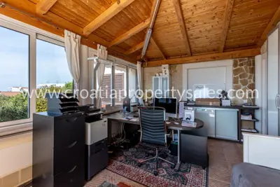 Vila 379 m², Rogoznica - pogled na Marinu Frapu - 7