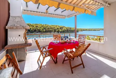 Apartment, Brač, 48 m², 2-room, 270 000 € - 1