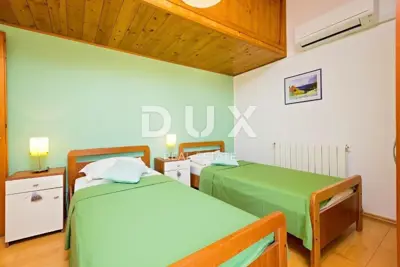 Estate 317 m², Višnjan - two stone houses with a pool - 19