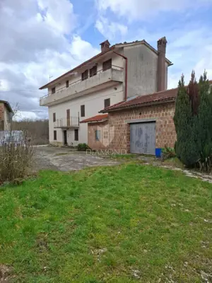 Imanje u Cerovlju, 142 m² i okućnica 2.300 m²