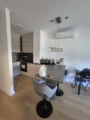 Stan 44 m², Trešnjevka - Sjever, lift i lođa