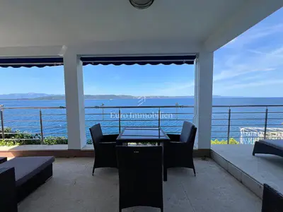 Kuća 229 m², Živogošće - prvi red do mora