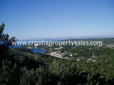 Baugrundstück auf Brač, 50 m vom Meer und der Promenade entfernt - 7