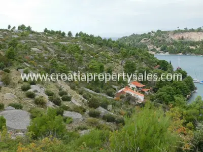 Baugrundstück auf Brač, 50 m vom Meer und der Promenade entfernt - 5