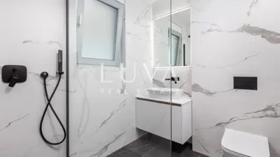 Stan 246 m², Opatija - Plahuti, 4 spavaće sobe i 5 balkona - 11