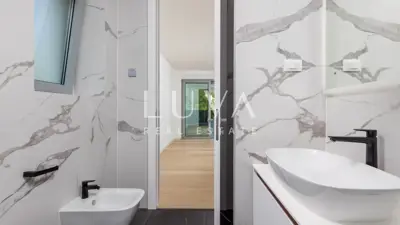 Stan 246 m², Opatija - Plahuti, 4 spavaće sobe i 5 balkona - 4