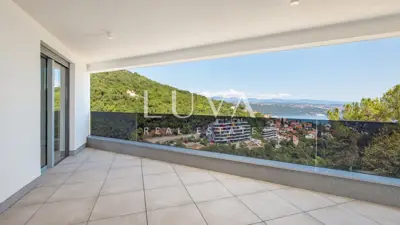 Stan 246 m², Opatija - Plahuti, 4 spavaće sobe i 5 balkona - 18