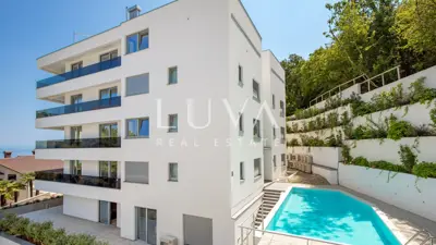 Stan 246 m², Opatija - Plahuti, 4 spavaće sobe i 5 balkona - 10