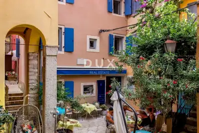 Commercial space 185 m², Rovinj - mini heritage hotel