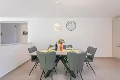 Villa 205 m², Labin - Pool und fußläufig zum Zentrum - 11
