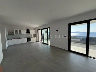 Stan 90 m², Klenovica - 3 sobe, terasa s pogledom na more