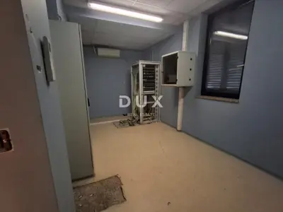Residential-commercial building 1,132 m², Donja Dubrava - 12