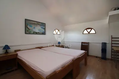 Kuća 320 m², Klenovica - pogled na more i terasa - 19