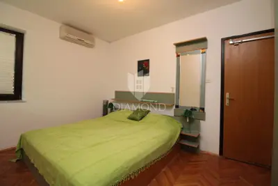 Kuća 320 m², Klenovica - pogled na more i terasa - 6