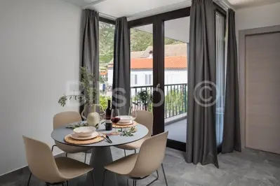 Vis, Komiža - small residential building with 3 apartments - 16