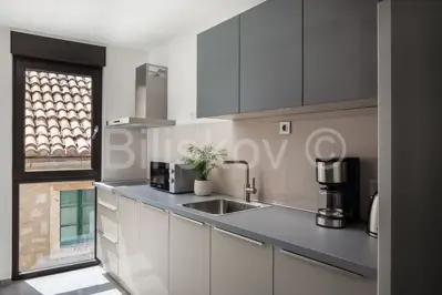 Vis, Komiža - small residential building with 3 apartments - 14