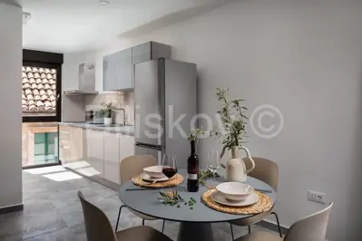 Vis, Komiža - small residential building with 3 apartments - 17