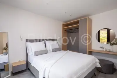 Vis, Komiža - small residential building with 3 apartments - 12