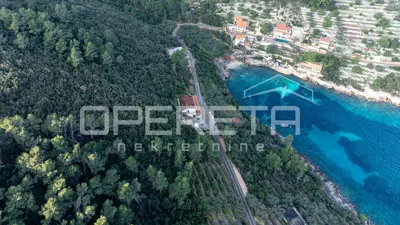 Građevinsko zemljište od 934 m², drugi red od mora, otok Korčula - 2