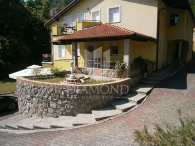 Opatija, surroundings, house with three apartments