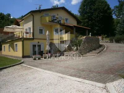 Opatija, okolica, kuća sa tri stana - 2