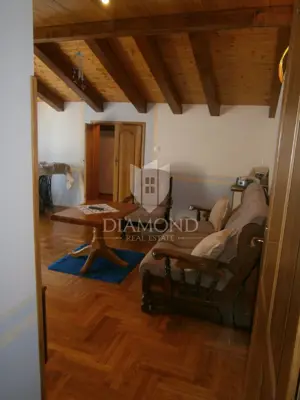 Opatija, okolica, kuća sa tri stana - 20
