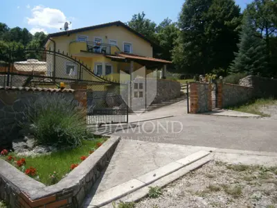 Opatija, okolica, kuća sa tri stana - 3