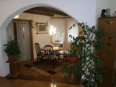 Opatija, okolica, kuća sa tri stana - 14