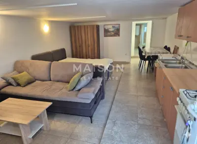 Garsonjera 37 m², Rešetari - terasa 15 m² i parkirno mjesto