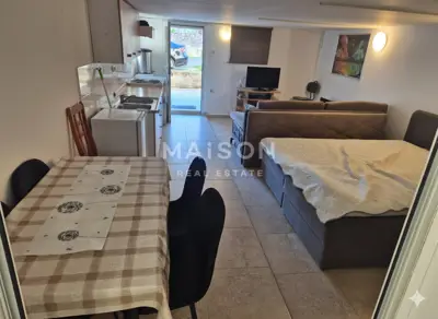 Garsoniere 37 m², Rešetari - Terrasse 15 m² und Parkplatz - 2