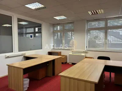 Commercial space in Rijeka, Škurinje - 13 rooms and 3 parking spaces - 3